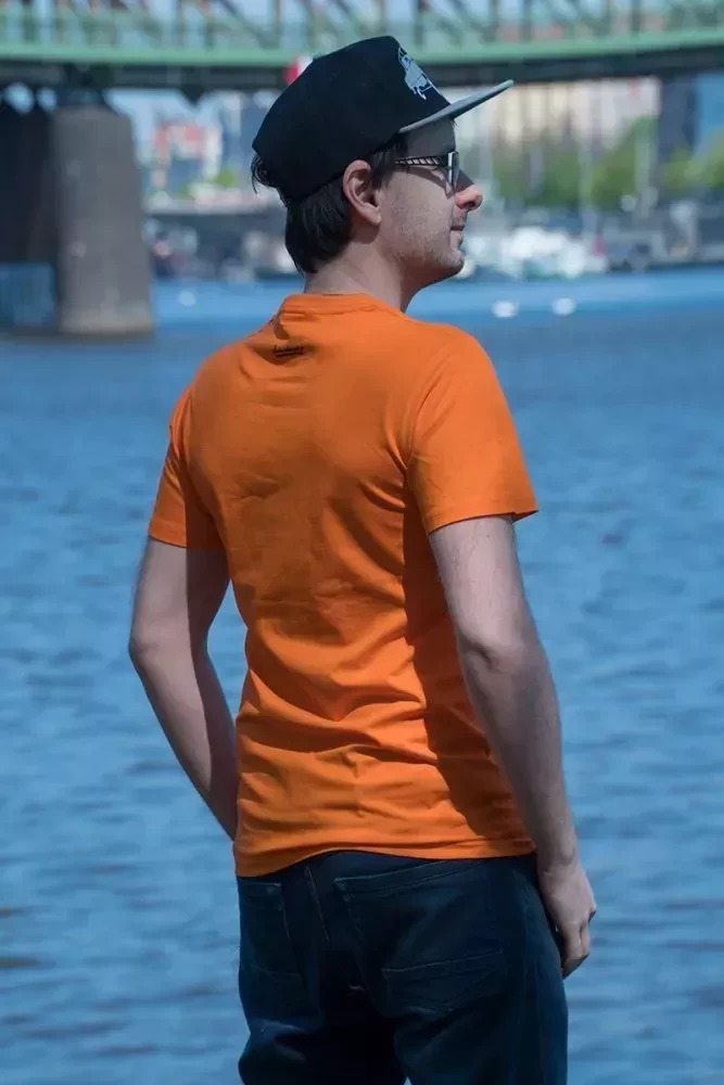 Oranžové pánské tričko s favoritem