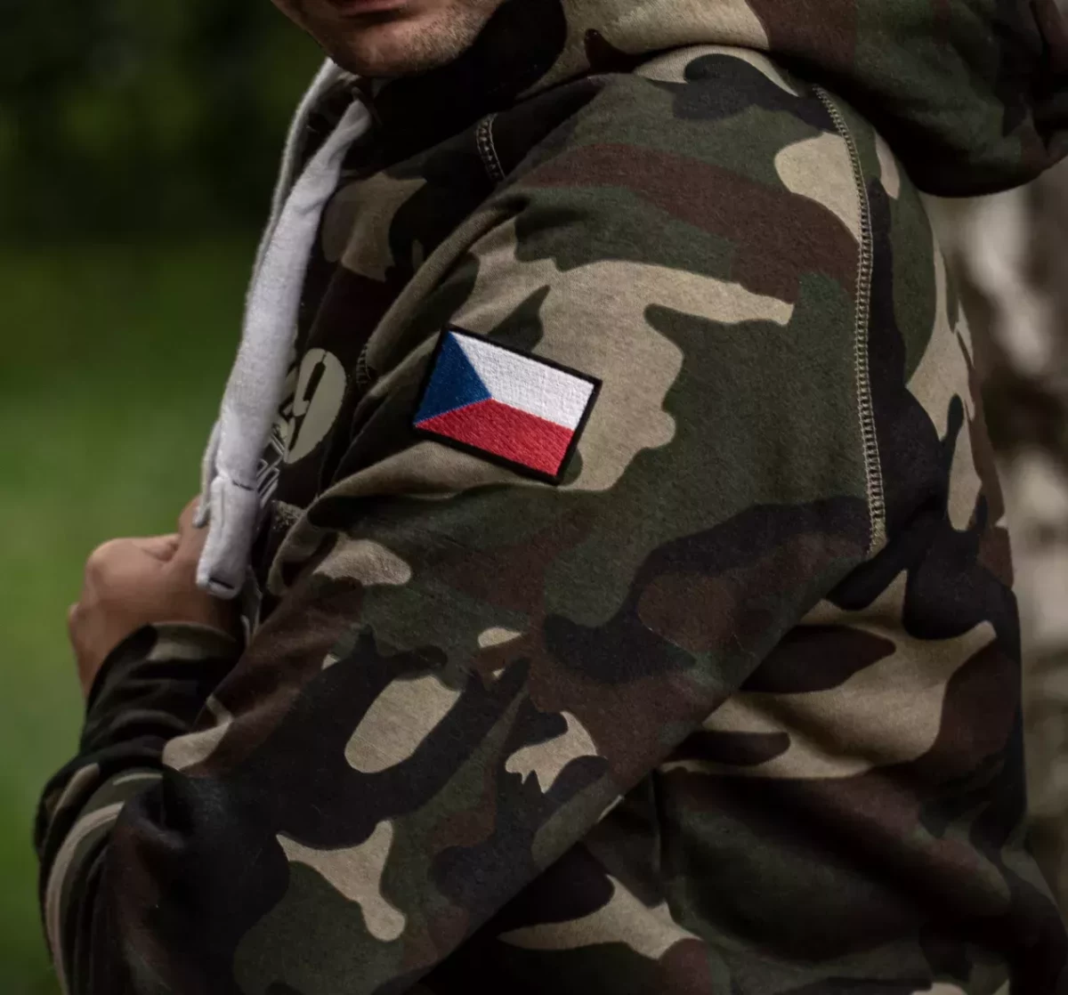 Černá pánská mikina UAZ 469 Česká vlajka