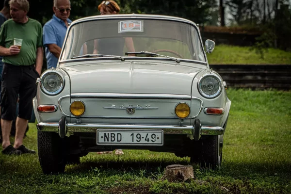 sraz-skoda-1000mb-bakov-nad-jizerou-2020-11.jpg